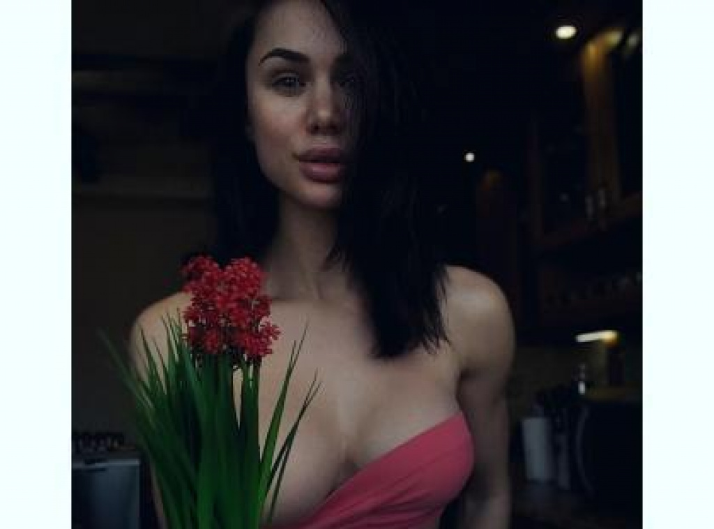 Элочка: проститутки индивидуалки в Рязани